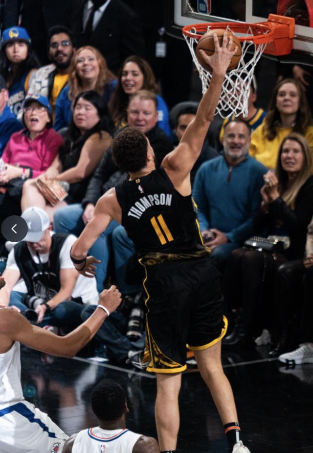 九游体育官网-维金斯三分高效 克雷渐入佳境 勇士群星重回正轨