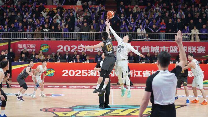 9体育-“浙A德比”首轮熟人局，杭州队战胜富阳队